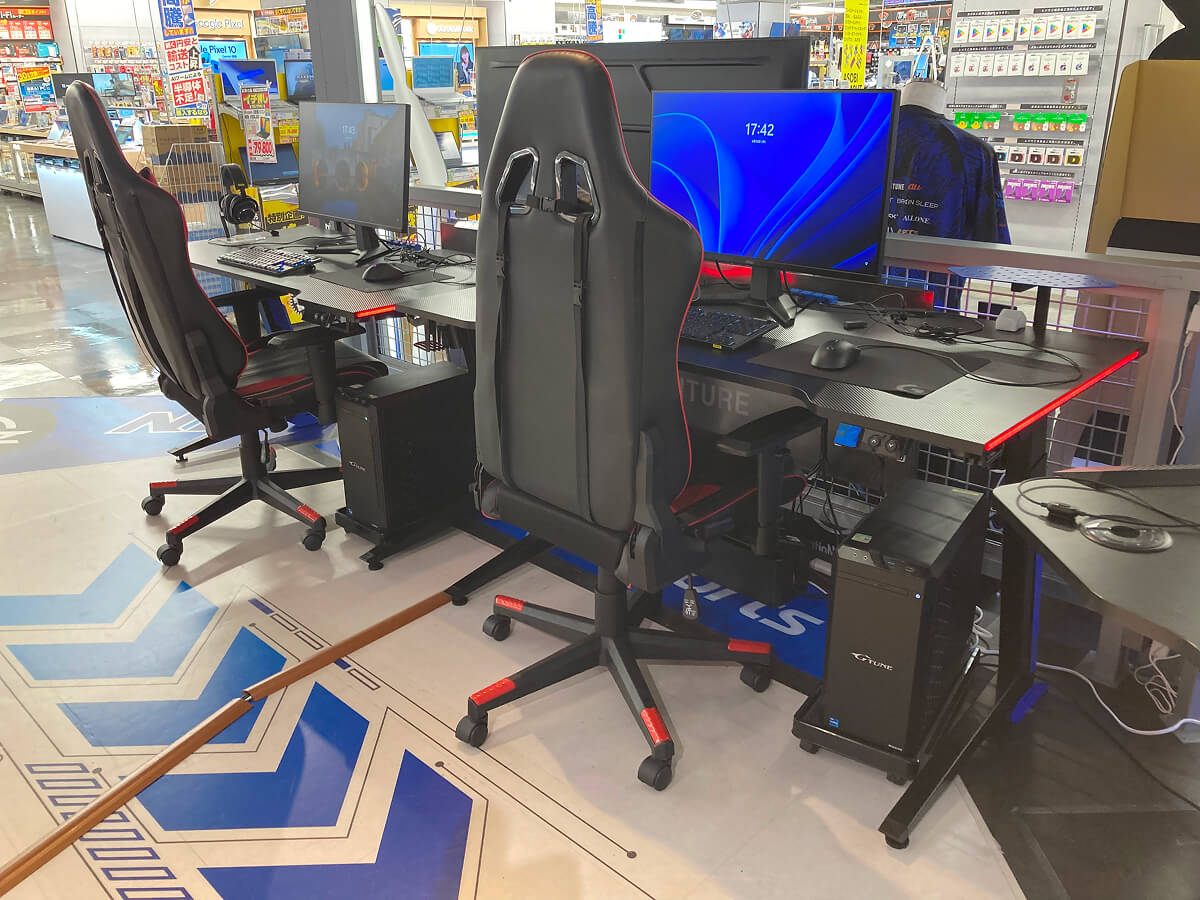 電動昇降式ゲーミングデスク「GT3」、エディオン横浜西口本店にて展示中